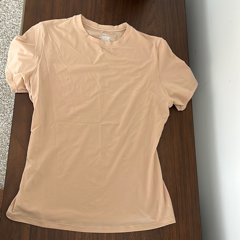 Skims tee